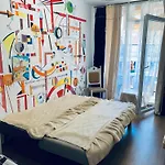 студия мир авангарда Apartamento Sunny Beach